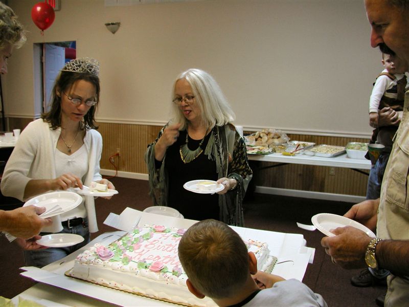 Serving the cake