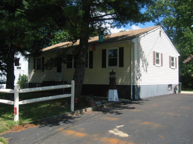 Driveway & Front Yard