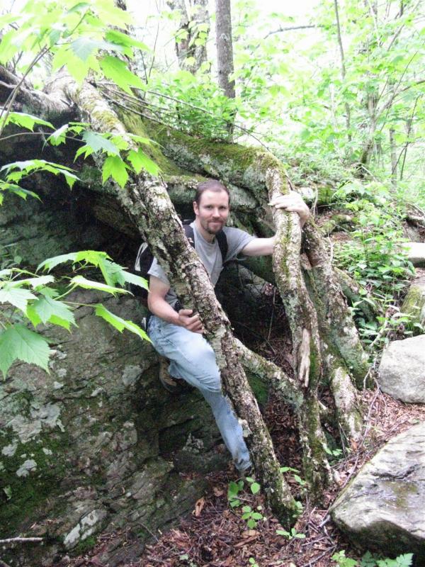 Eric in a jail of roots